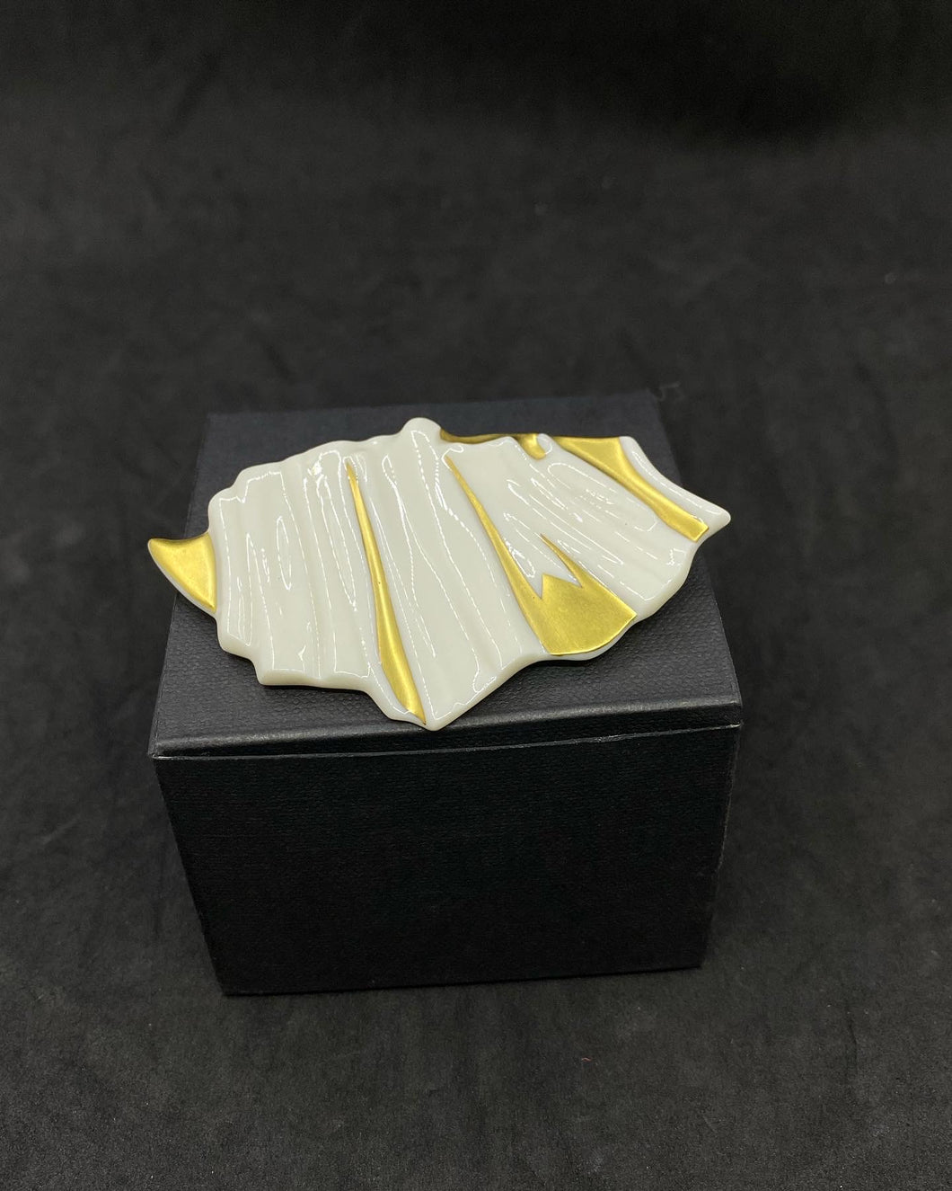 Porcelain Brooch Made by Hutschenreuther (ART) Germany. 1980’s