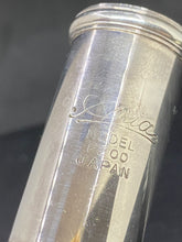 Load image into Gallery viewer, Japanese Estate Aria F200 Flute with Case, No.7905544