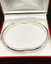 Load image into Gallery viewer, A*D Germany Mid-Century Solid Silver 835 Silver Open Close Bangle Bracelet.