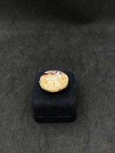 Load image into Gallery viewer, Silver Shell Cameo Woman Brooch 1950s.