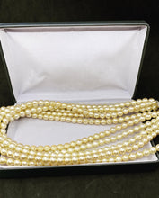 Load image into Gallery viewer, Runway Statement Glass Pearl Bicolour Necklace Size: 45-4 Total weight 150 g