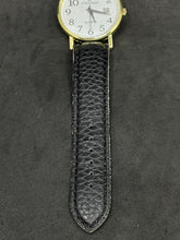 Load image into Gallery viewer, LJ CLASSIQUE GOLD CALENDAR ELEGANT PRECISE QUARTZ GENTLEMEN&#39;S WATCH + SERVICE NEW. (SKU-598)