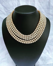 Load image into Gallery viewer, Runway Statement Glass Pearl Bicolour Necklace Size: 45-4 Total weight 150 g