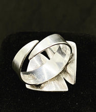 Load image into Gallery viewer, Vintage Modernist Erik Granit &amp; Co Design Finland Sterling Silver Ring Signed