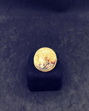 Load image into Gallery viewer, Silver Shell Cameo Woman Brooch 1950s.