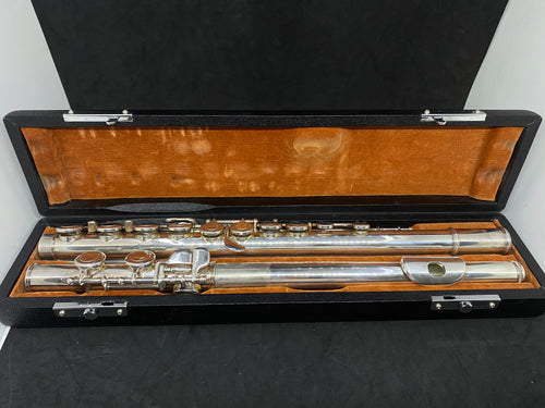 Japanese Estate Aria F200 Flute with Case, No.7905544