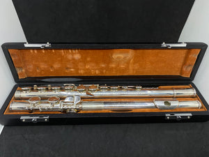 Japanese Estate Aria F200 Flute with Case, No.7905544