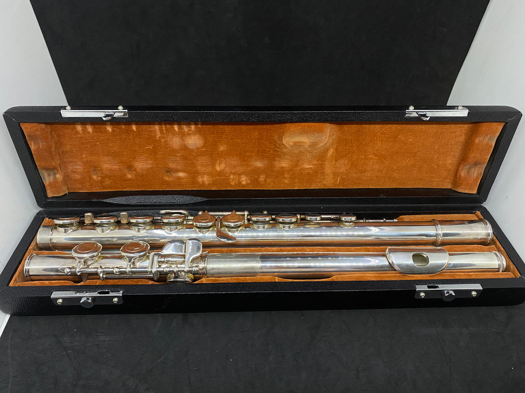 Japanese Estate Aria F200 Flute with Case, No.7905544