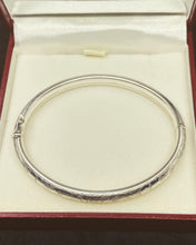 Load image into Gallery viewer, A*D Germany Mid-Century Solid Silver 835 Silver Open Close Bangle Bracelet.