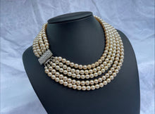 Load image into Gallery viewer, Runway Statement Glass Pearl Bicolour Necklace Size: 45-4 Total weight 150 g