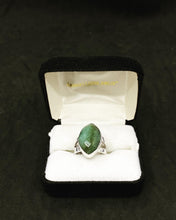 Load image into Gallery viewer, Vintage Sleek Green Jade Sterling Silver Band Ring - Size 7.0 US. (SKU #390)