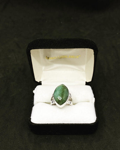 Vintage Sleek Green Jade Sterling Silver Band Ring - Size 7.0 US. (SKU #390)