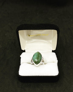 Vintage Sleek Green Jade Sterling Silver Band Ring - Size 7.0 US. (SKU #390)