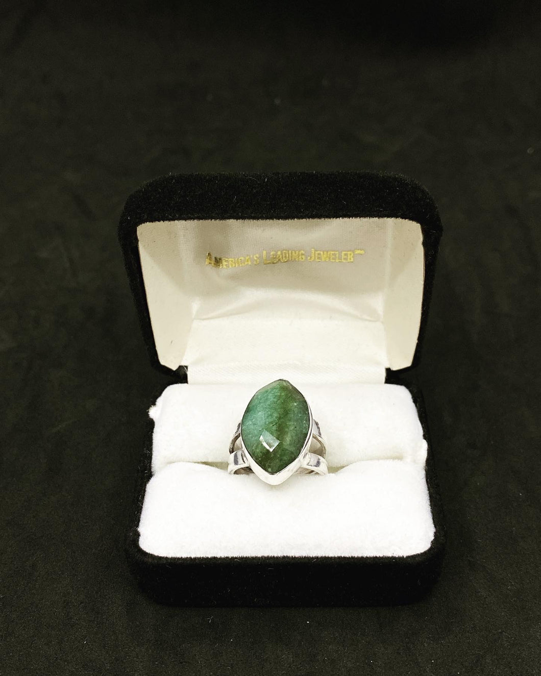 Vintage Sleek Green Jade Sterling Silver Band Ring - Size 7.0 US. (SKU #390)