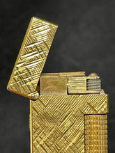 Load image into Gallery viewer, Dunhill Lighter RE24153 Patented- 1973 - Gold plated Excellent working condition.(SKU-568)