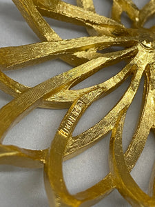MONET Excellent New condition 18k gold plated - Set Brooch and Earrings. (SKU #418)